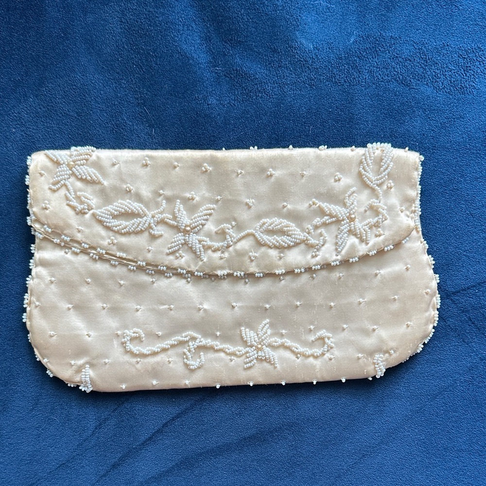 Elegant Cream Beaded Clutch